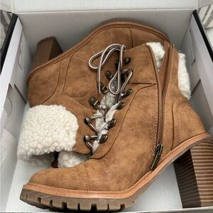 Nine West Brown Lace Up Boots with Shearling